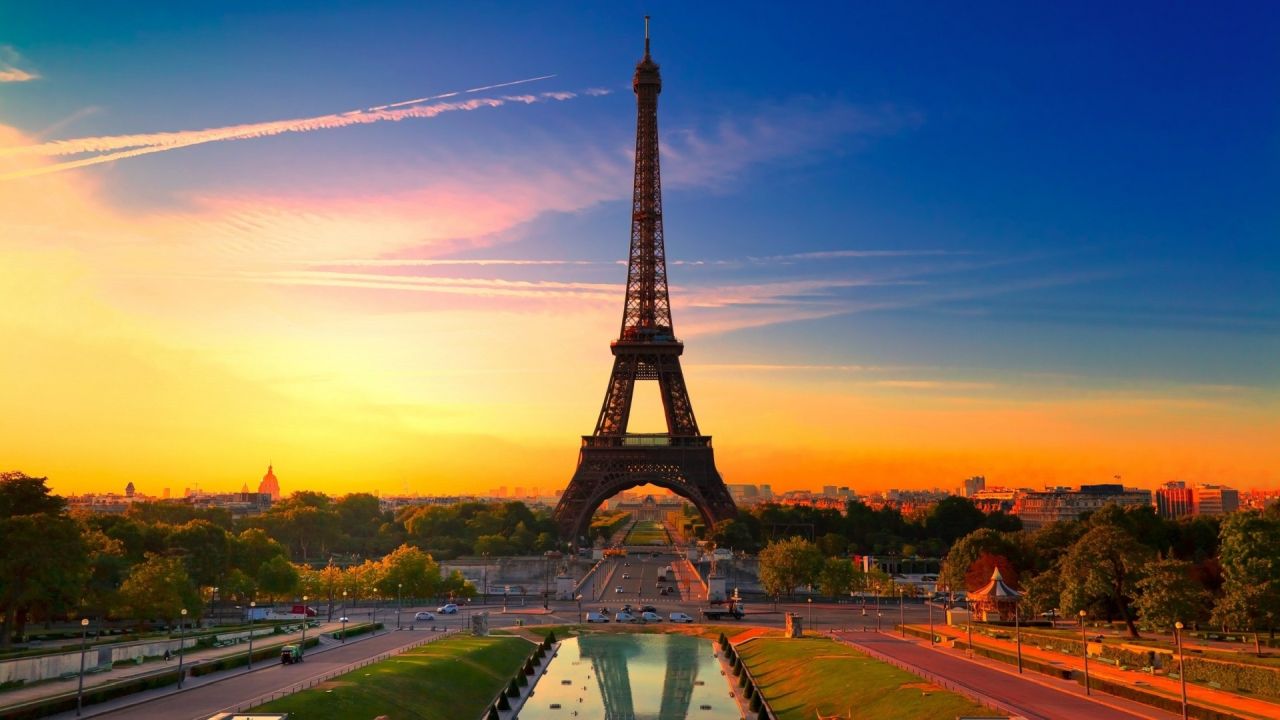 Eiffel Tower during a vibrant sunset