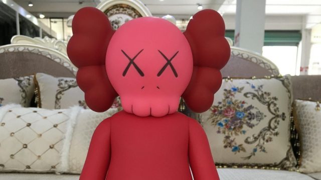 Kaws обои для айфон 4к