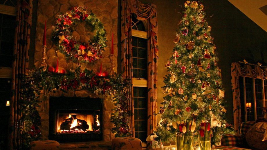 36 Christmas Fireplace Comfort Wallpapers - Wallpaperboat