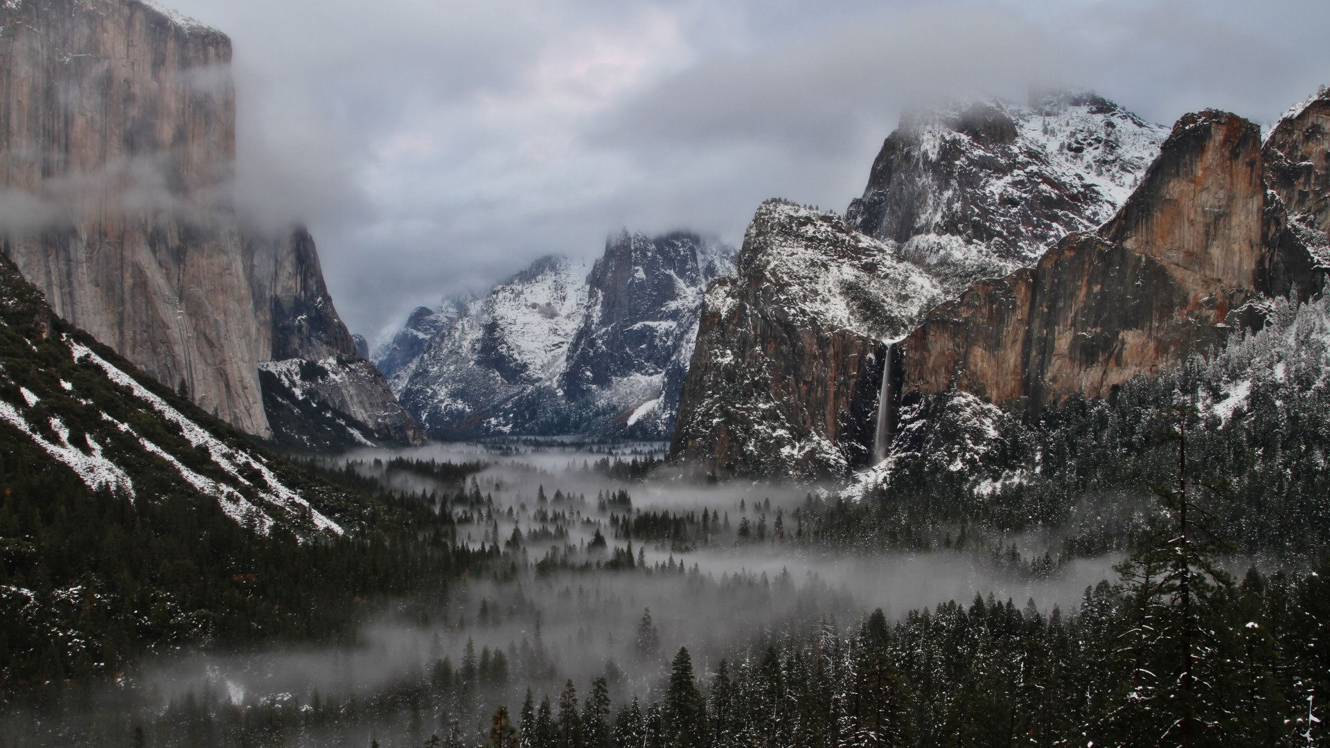 Yosemite background wallpaper