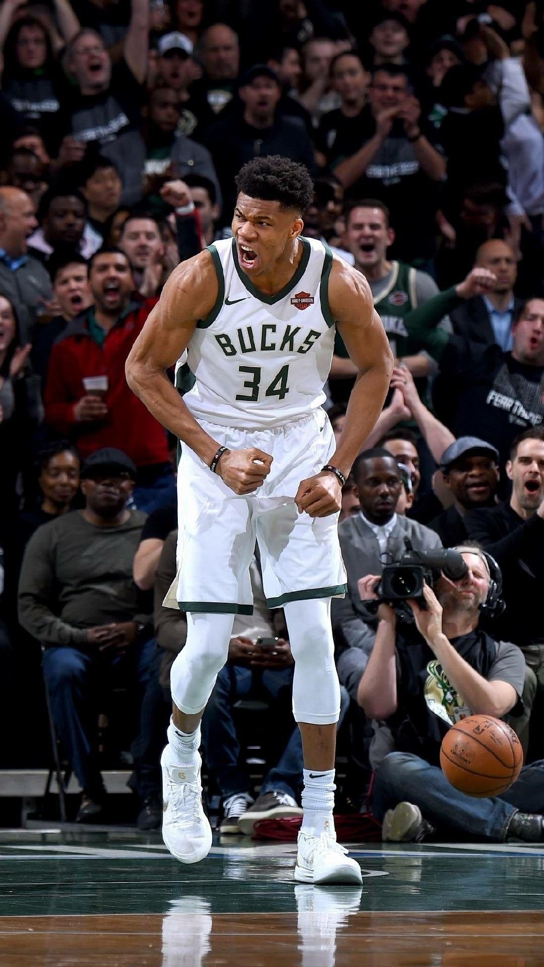 Giannis Antetokounmpo iPhone Wallpapers: 17 images ...