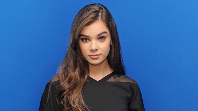 Hailee Steinfeld Free Wallpaper and Background
