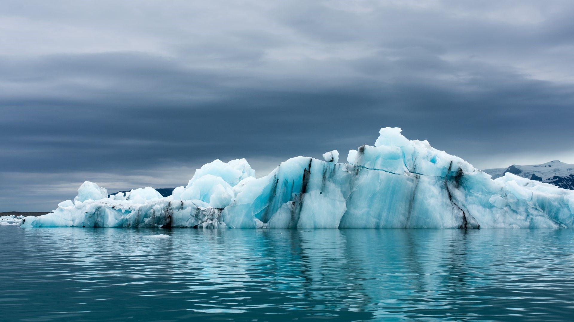 Iceberg Desktop Wallpaper