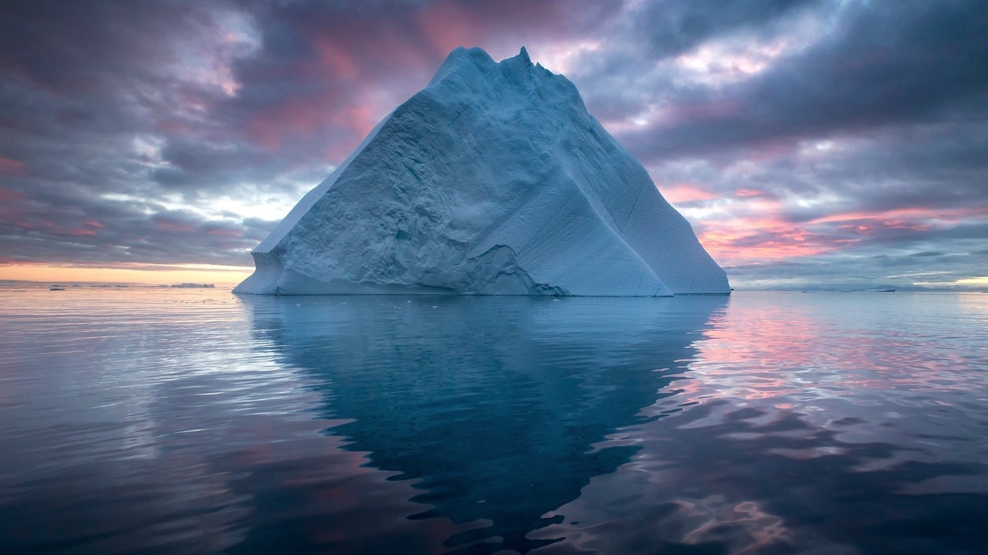 Iceberg Free Wallpaper