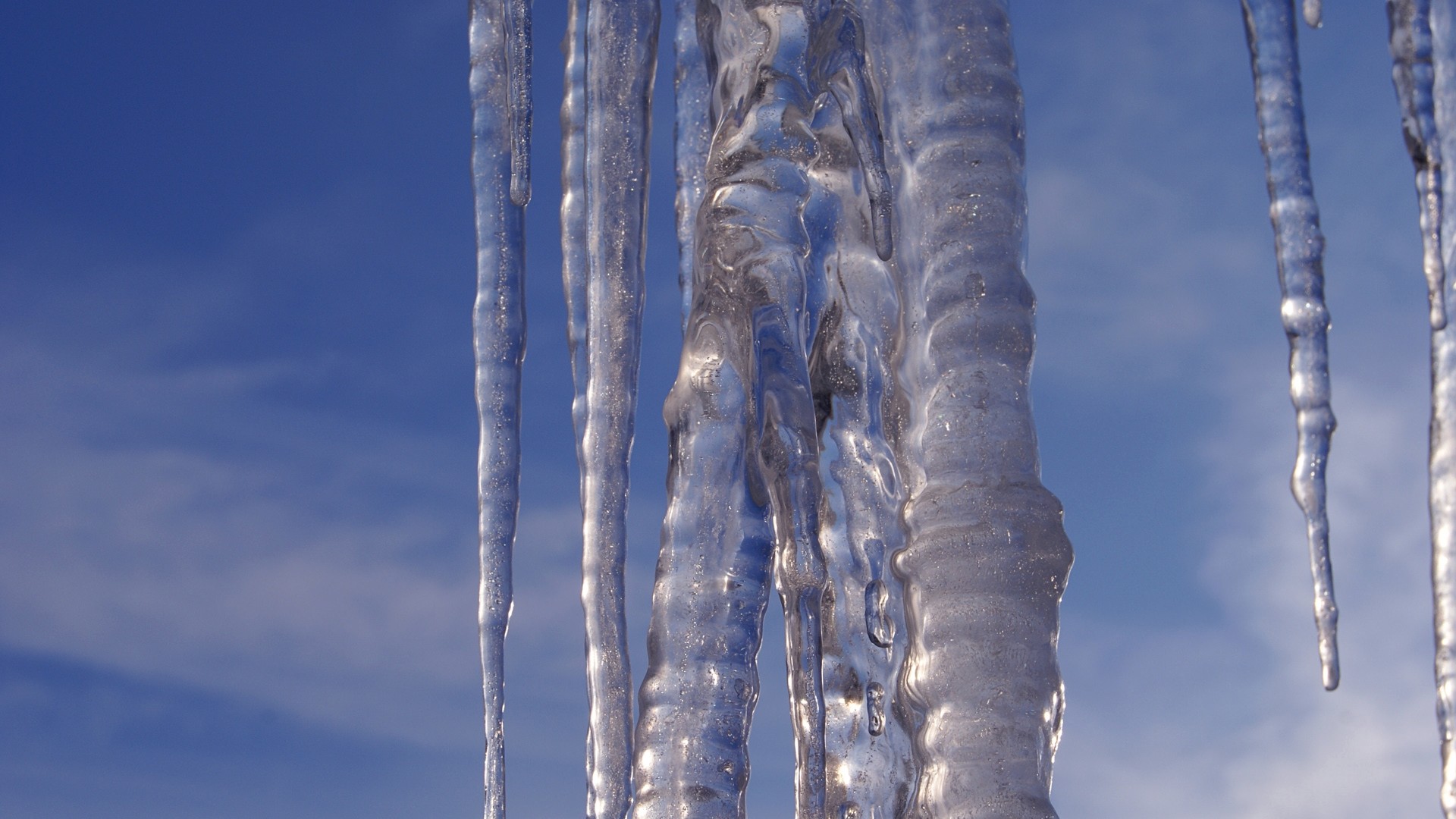 Icicles PC Wallpaper HD