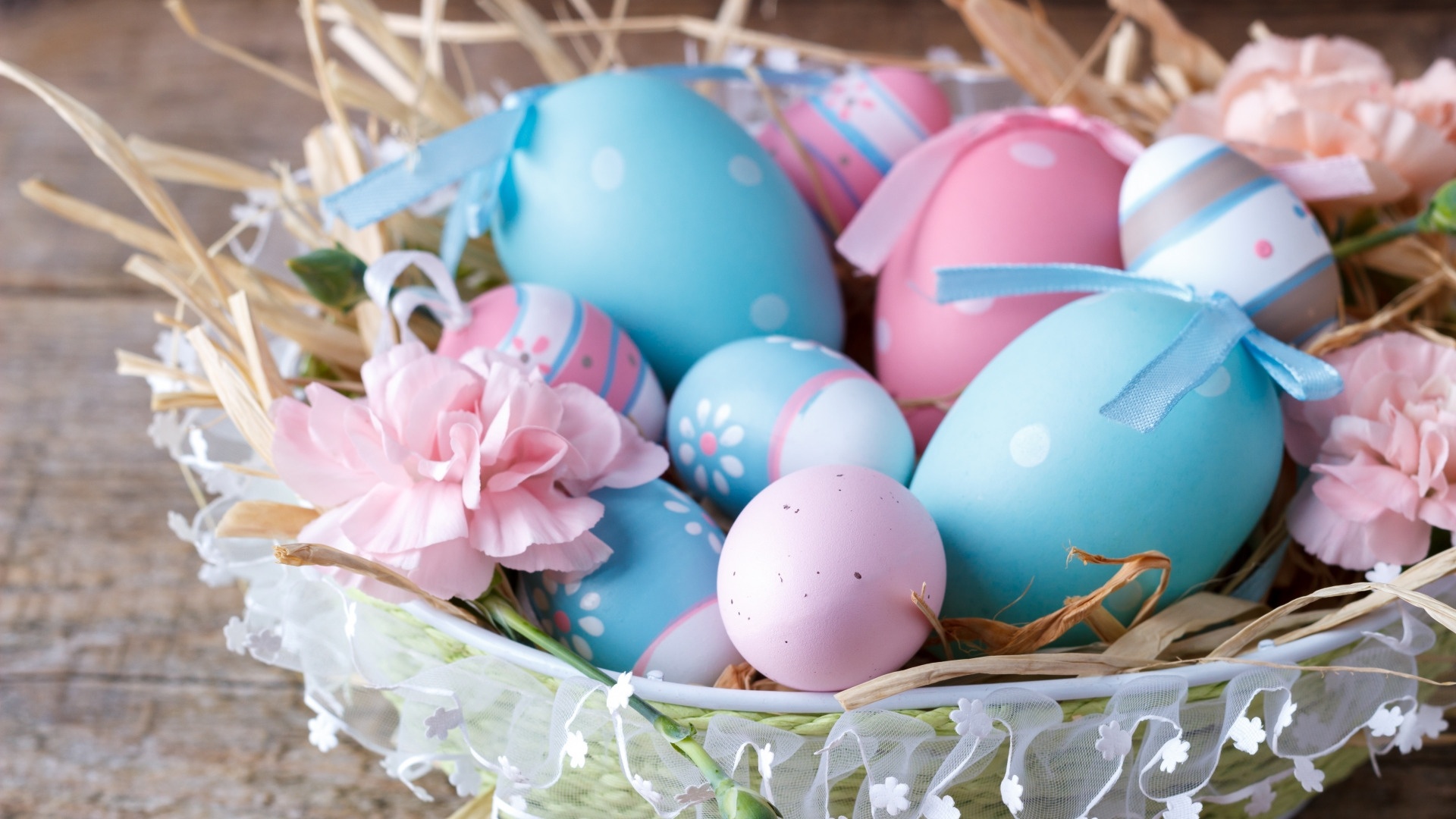 Easter Eggs With Ribbon Pic