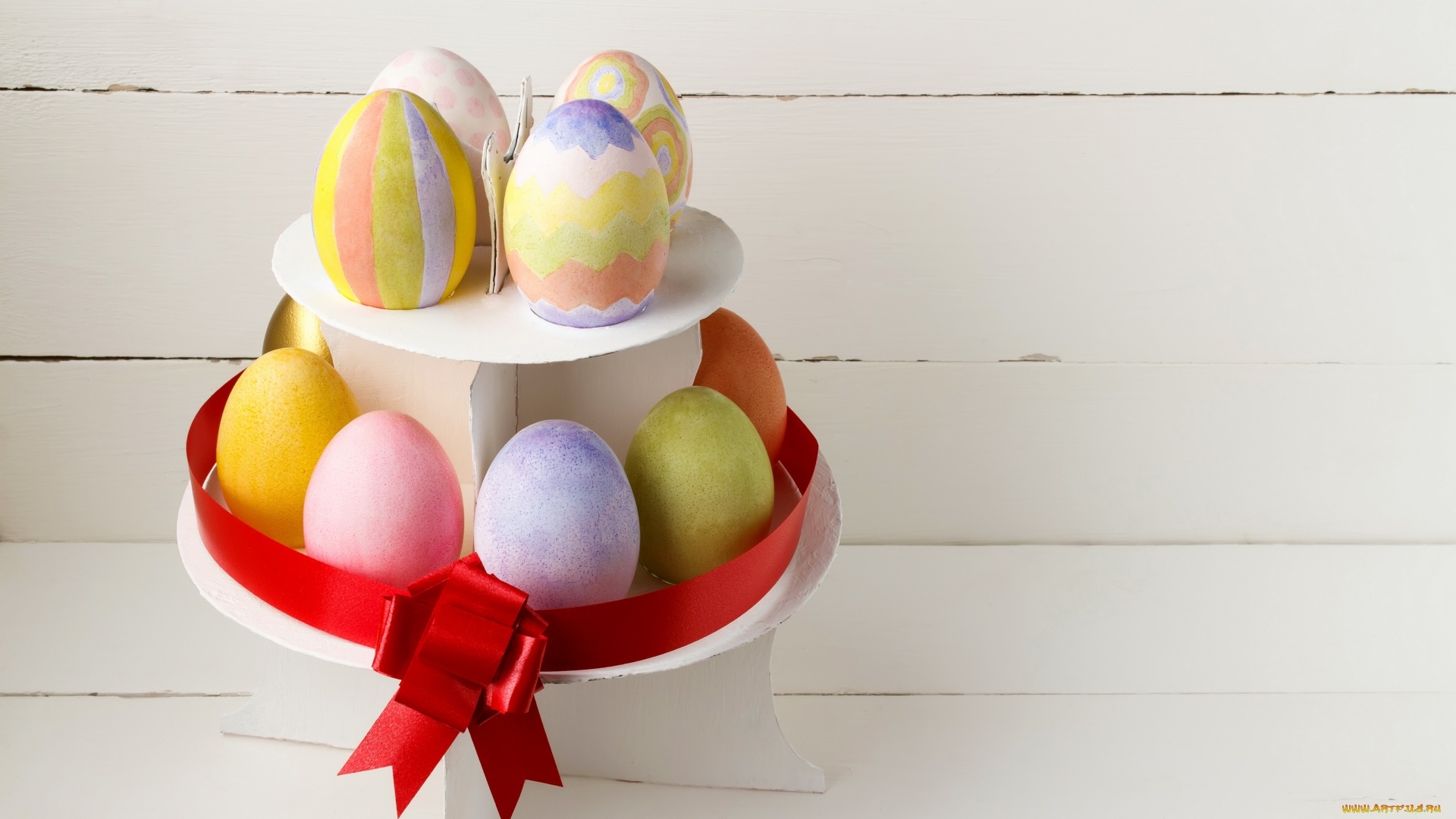 Easter Eggs With Ribbon Wallpaper theme