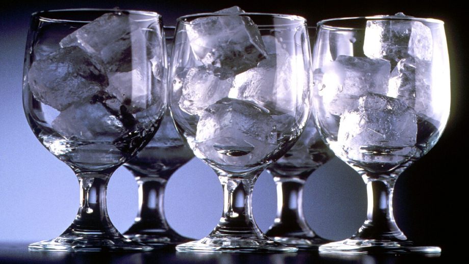 22 Ice in a Glass Wallpapers - Wallpaperboat